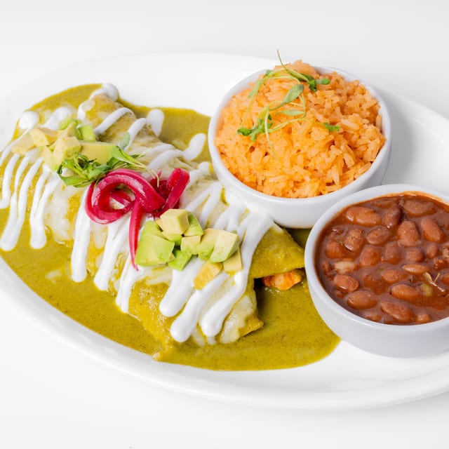 Enchiladas Verdes de Tinga.